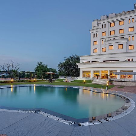 Royal Sarovar Portico Shiliguri Exterior foto