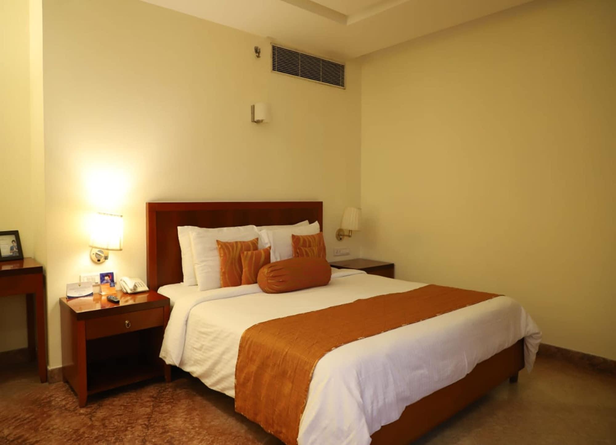 Royal Sarovar Portico Shiliguri Exterior foto