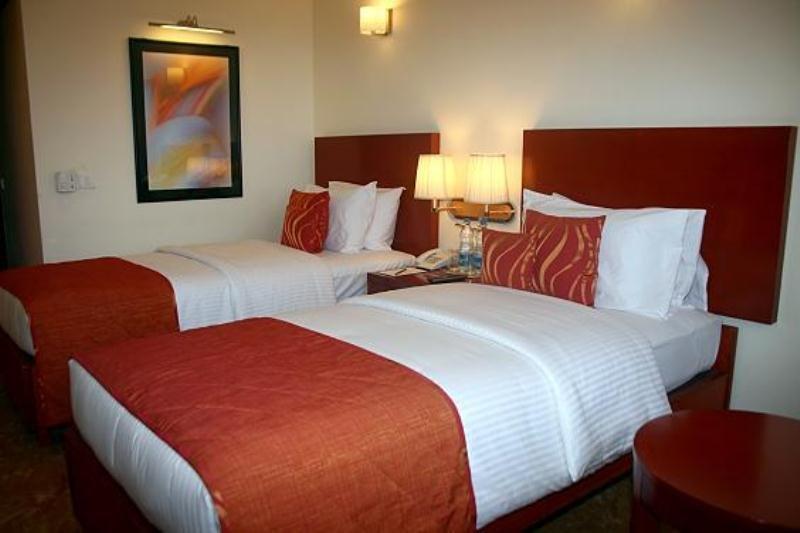 Royal Sarovar Portico Shiliguri Exterior foto