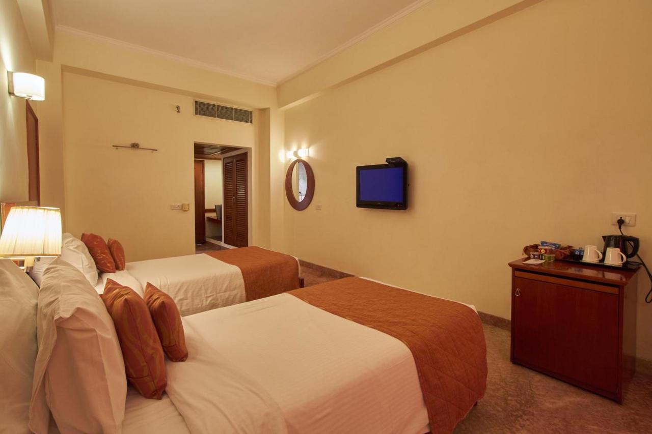 Royal Sarovar Portico Shiliguri Exterior foto