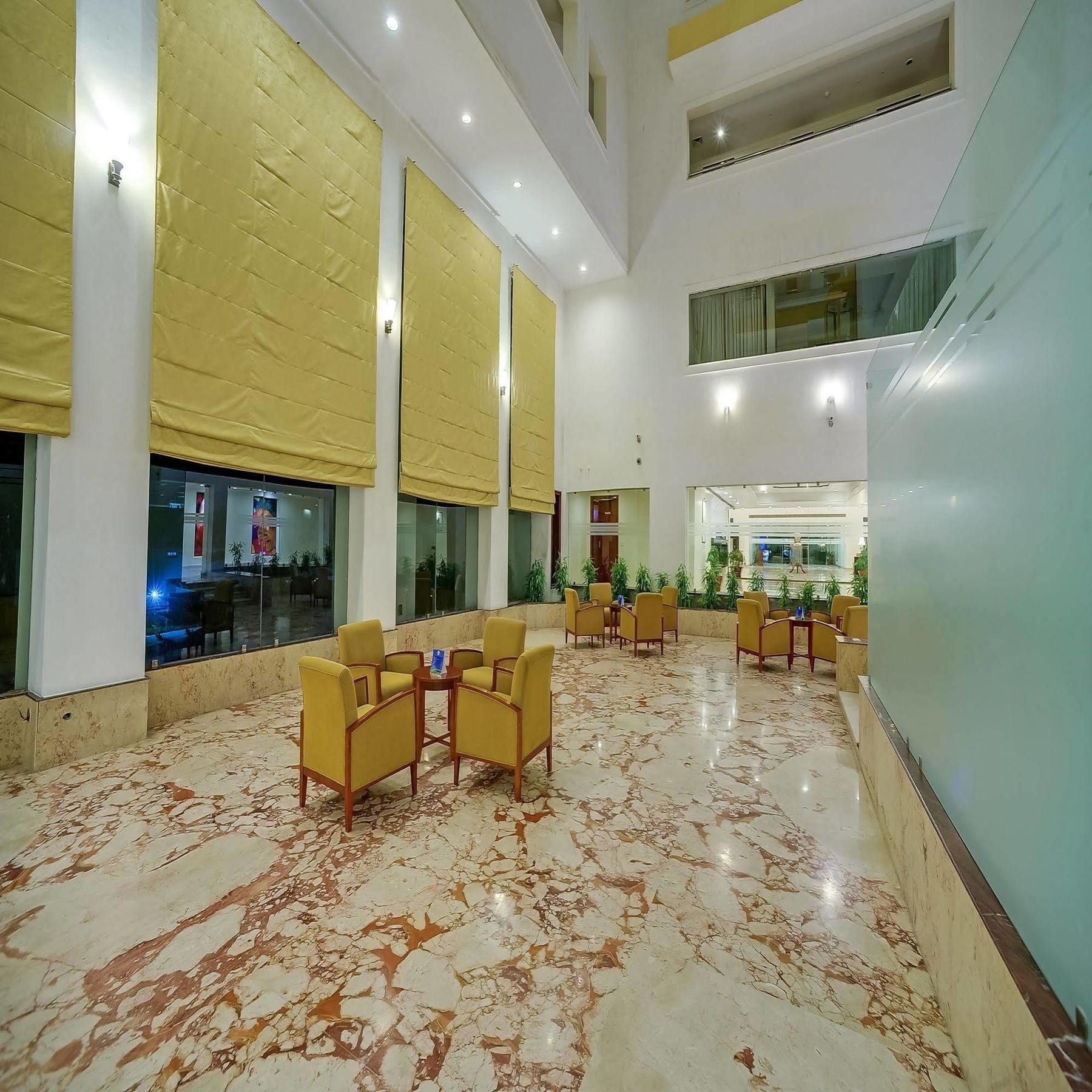 Royal Sarovar Portico Shiliguri Exterior foto