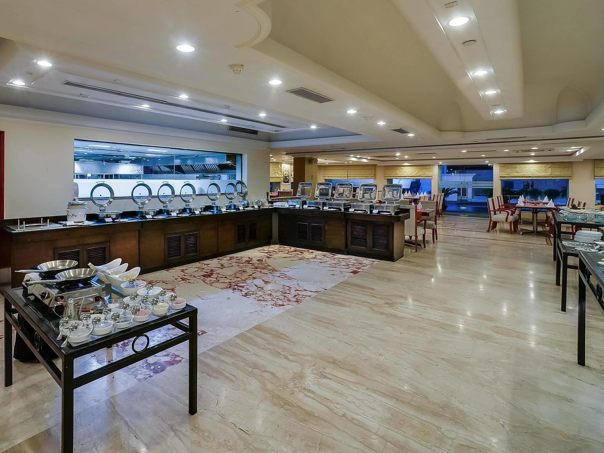 Royal Sarovar Portico Shiliguri Exterior foto